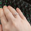 Нежное и красивое серебряное кольцо из магазина Sunlight.