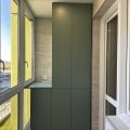Отзыв о КАКСВОИМ, Беларусь: Ремонт и отделка балконов: Уютный балкон с зонами для хранения и отдыха.